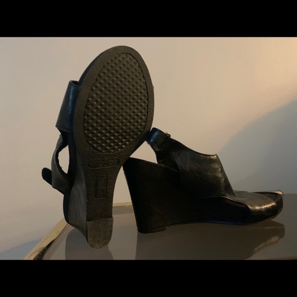 Women’s Wedges - Picture 5 of 5